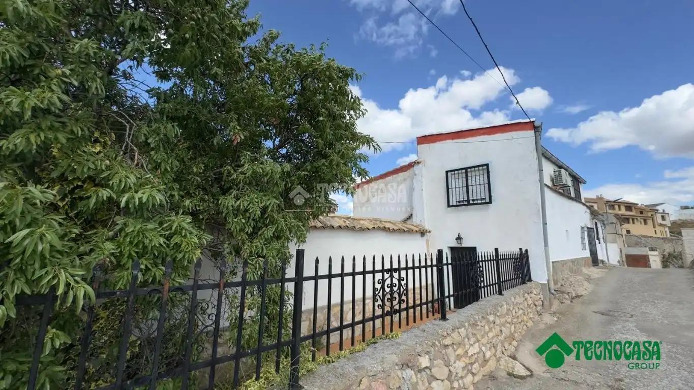 Vista exterior de Casa adosada en venda en Zafra de Záncara amb Aire condicionat, Calefacció i Moblat