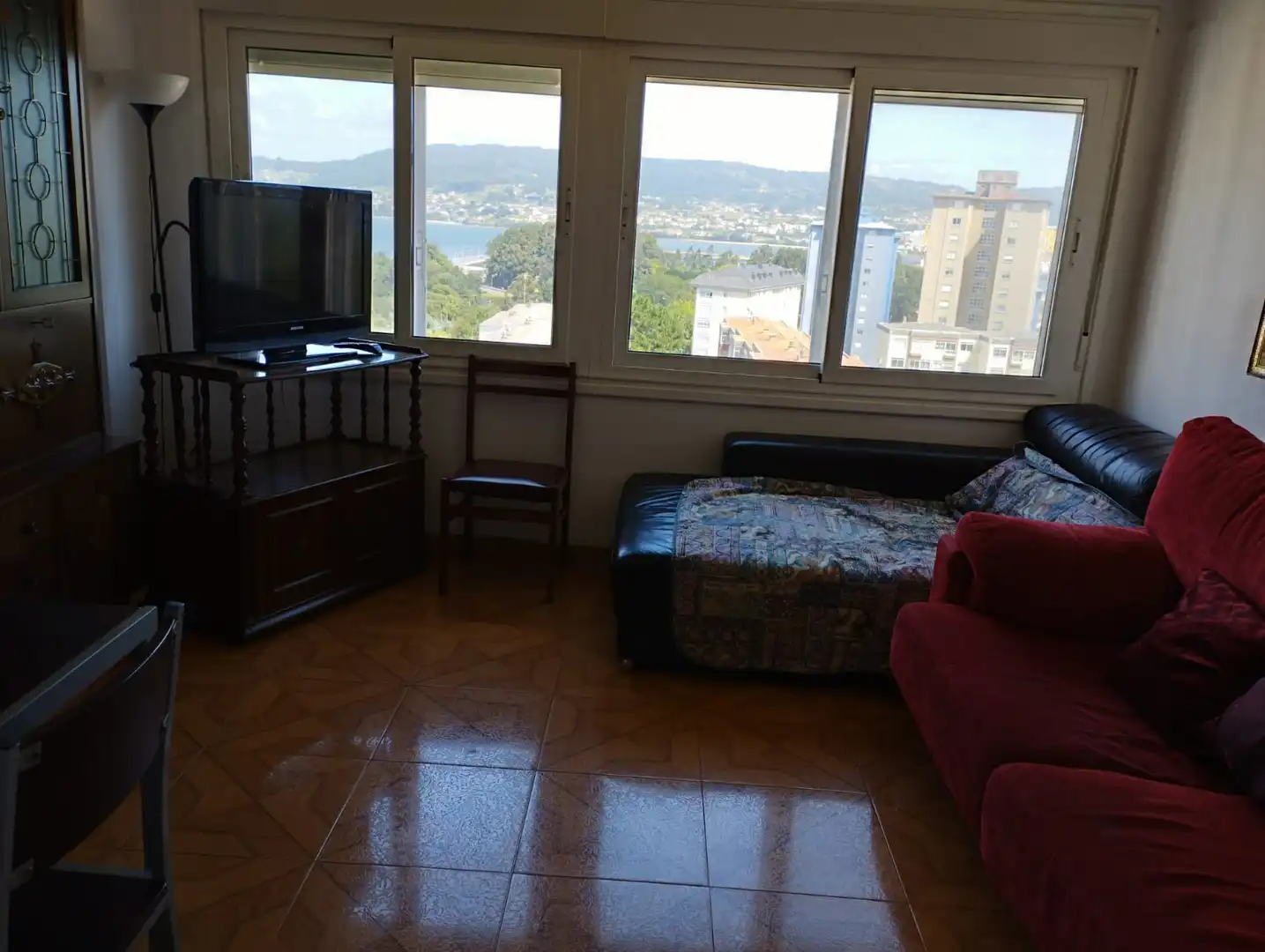 Sala d'estar de Pis en venda en Ferrol amb Moblat, Forn i Rentadora