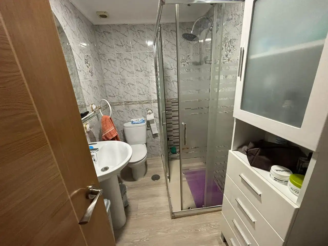 Bathroom of Flat for rent in Granada