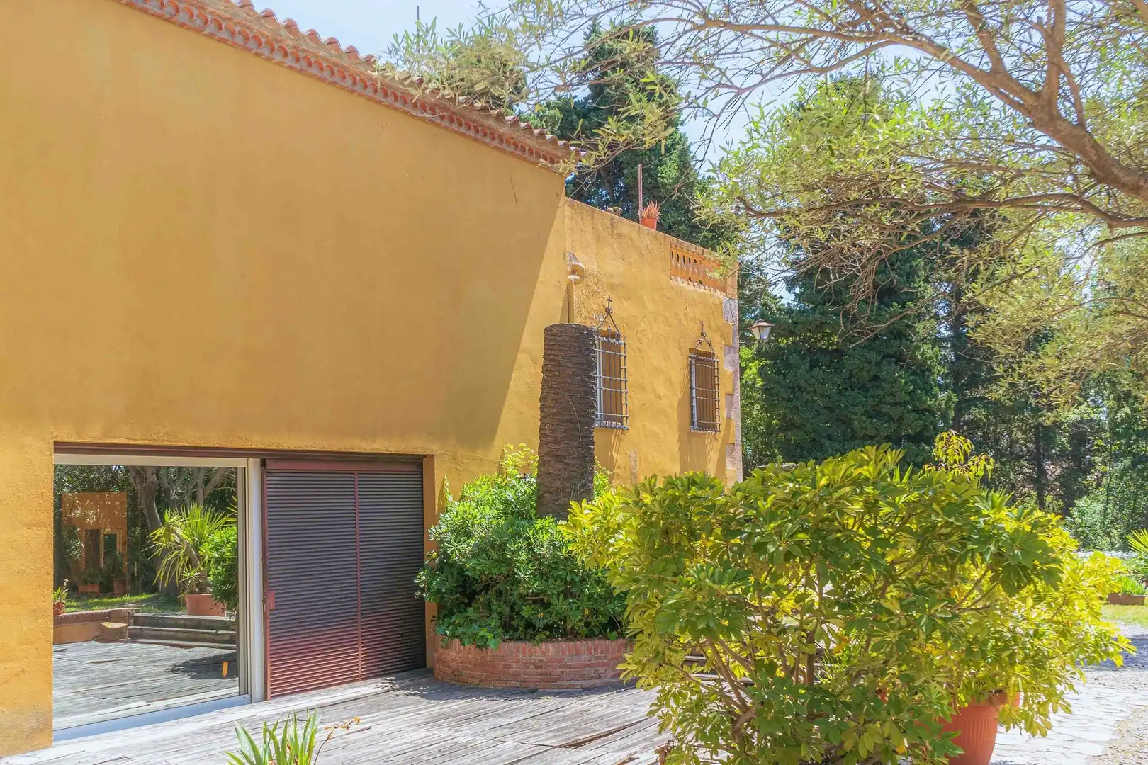 Exterior view of Houses for sale in Esplugues de Llobregat  with Terrace, Storage room and Swimming Pool