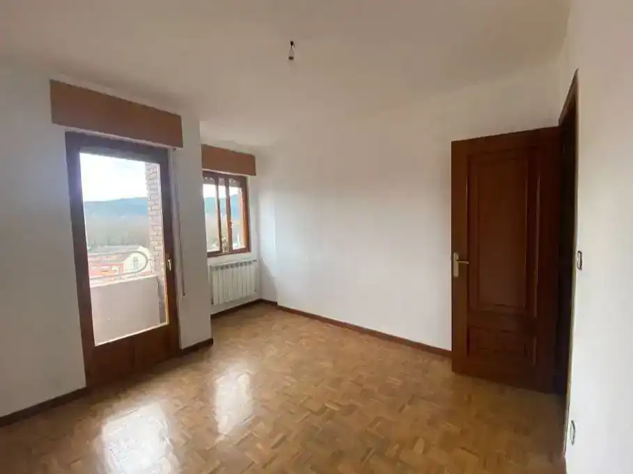 Dormitori de Pis en venda en Toral de los Vados amb Balcó