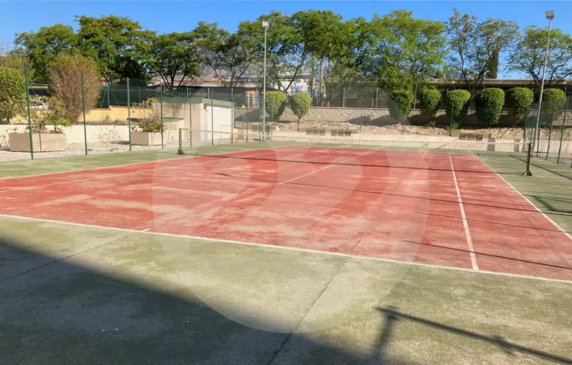 Aparcament de Apartament de lloguer en Benidorm amb Aire condicionat, Terrassa i Piscina