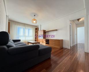 Living room of Flat to rent in Santurtzi   with Heating and Balcony