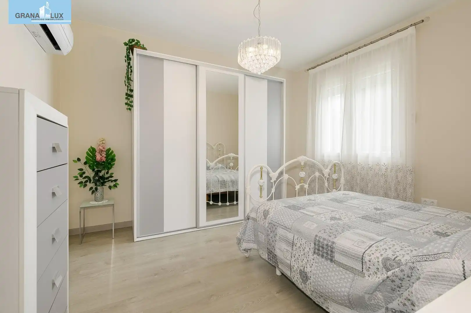 Habitación de Casa o chalet en venta en Churriana de la Vega con Aire acondicionado, Jardín privado y Piscina