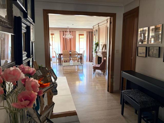 Piso en Venta en Avinguda Oscar Espla en Ensanche - Diputación
