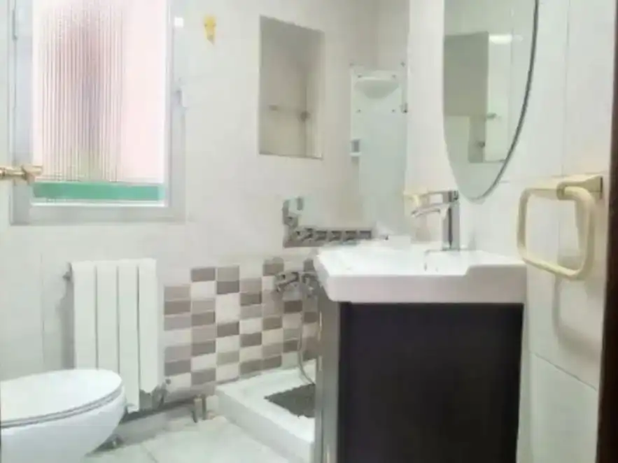 Badezimmer von Wohnung zum Verkauf in  Madrid Capital mit Klimaanlage