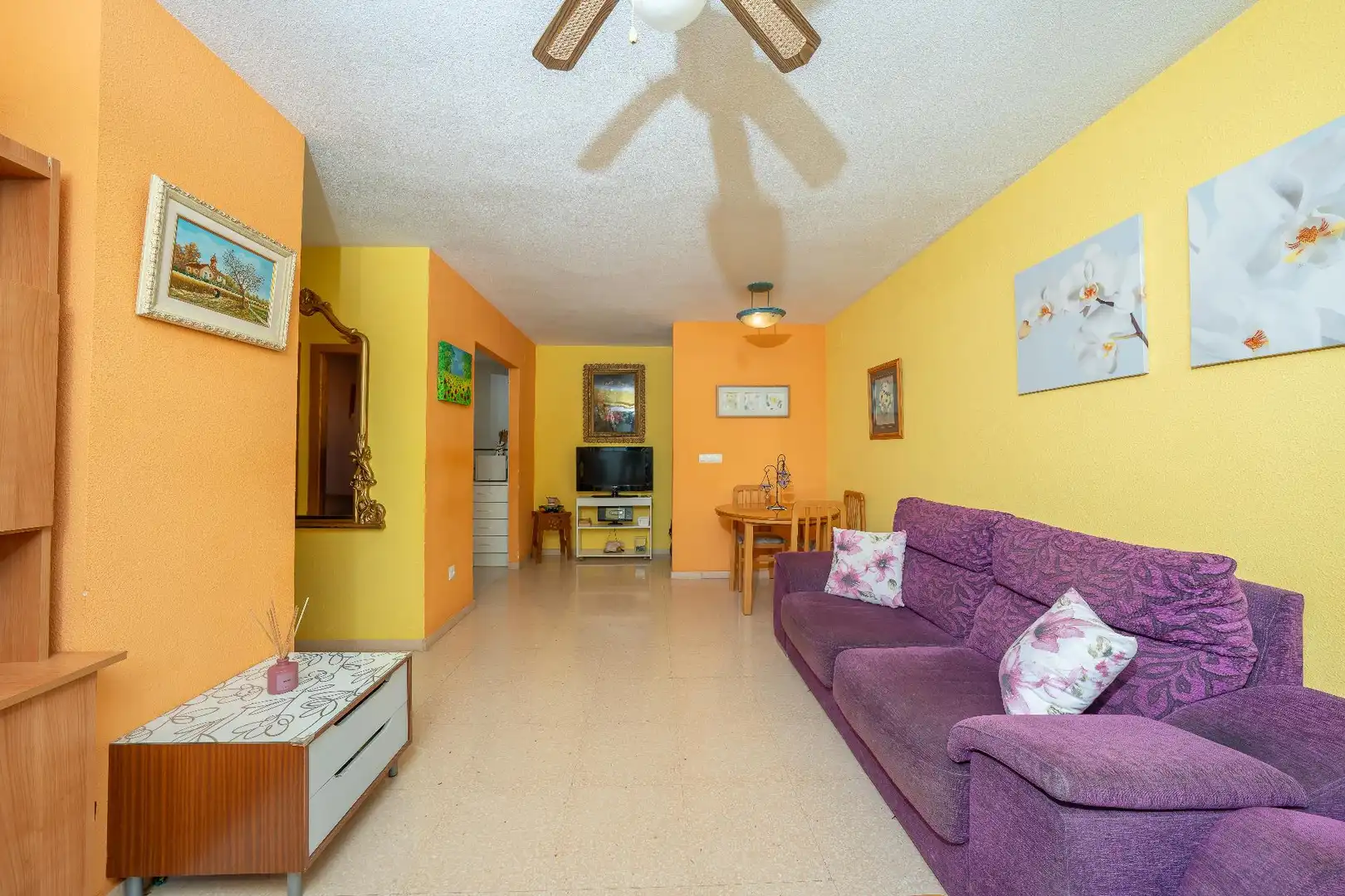Sala d'estar de Apartament en venda en El Campello amb Jardí privat, Terrassa i Balcó