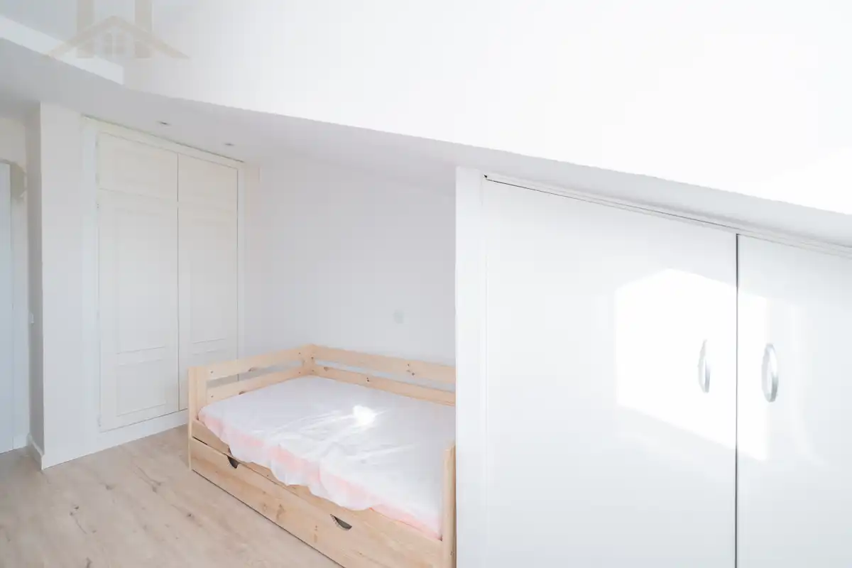 Habitación de Dúplex en venta en Sevilla la Nueva con Aire acondicionado, Calefacción y Balcón
