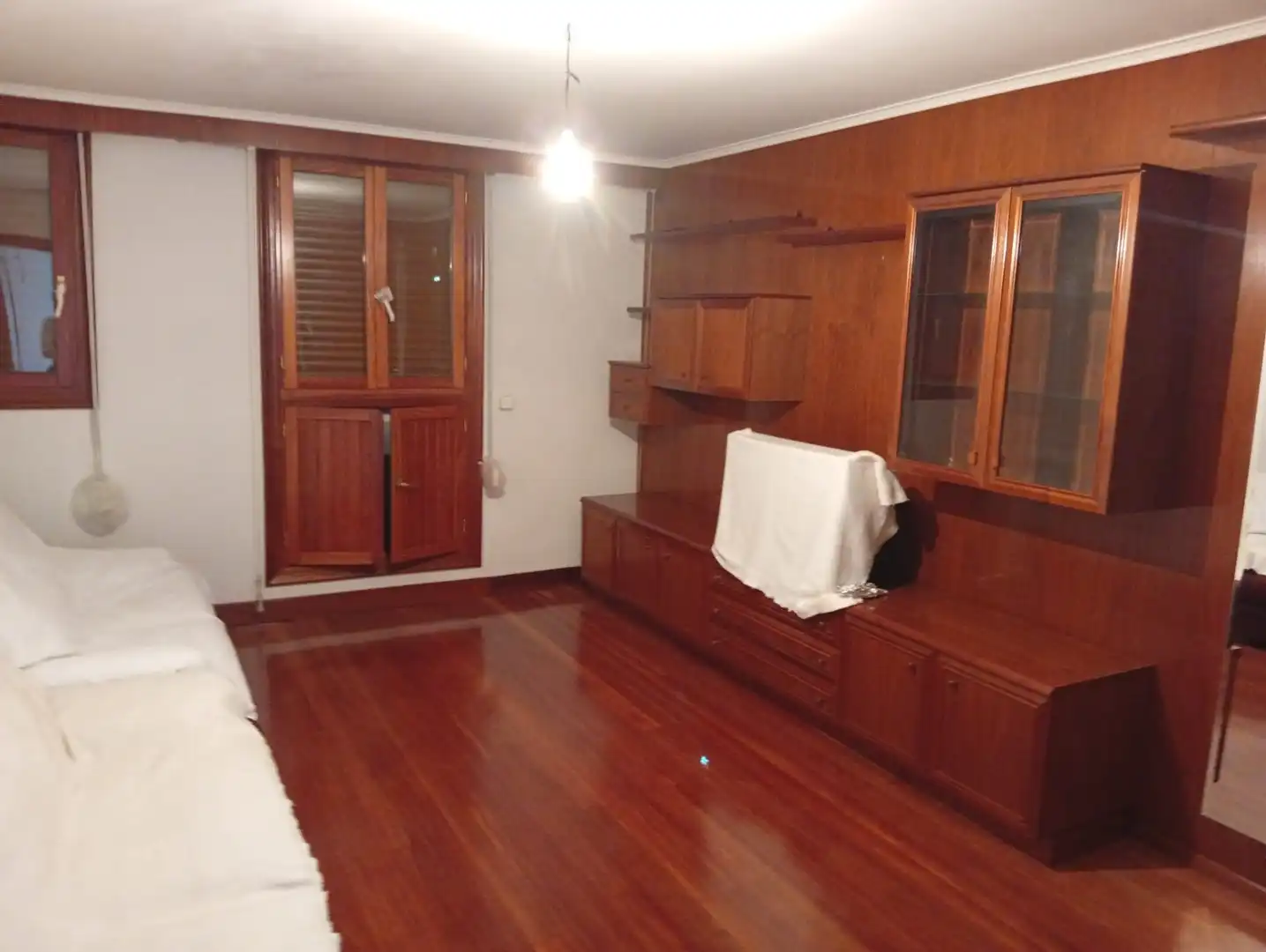 Sala d'estar de Pis en venda en Bilbao  amb Aire condicionat, Calefacció i Moblat