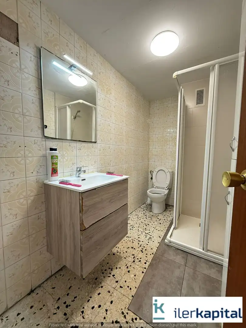 Bathroom of Flat for sale in Lleida  with Heating