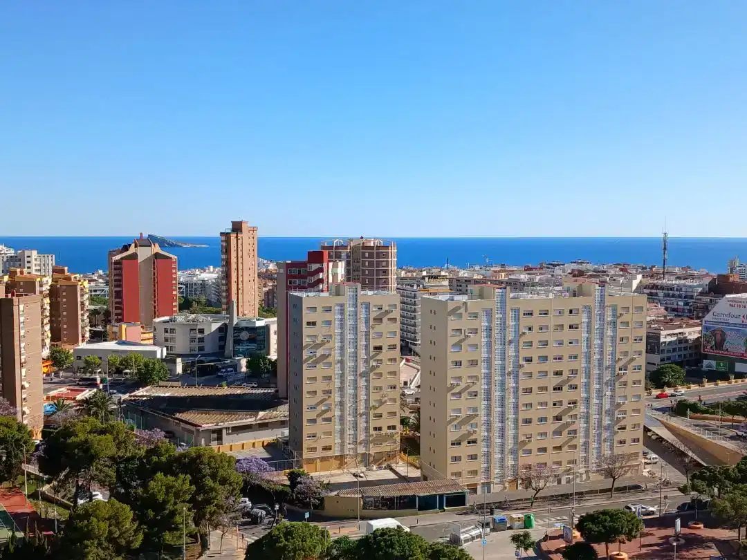 Vista exterior de Apartament en venda en Benidorm amb Piscina