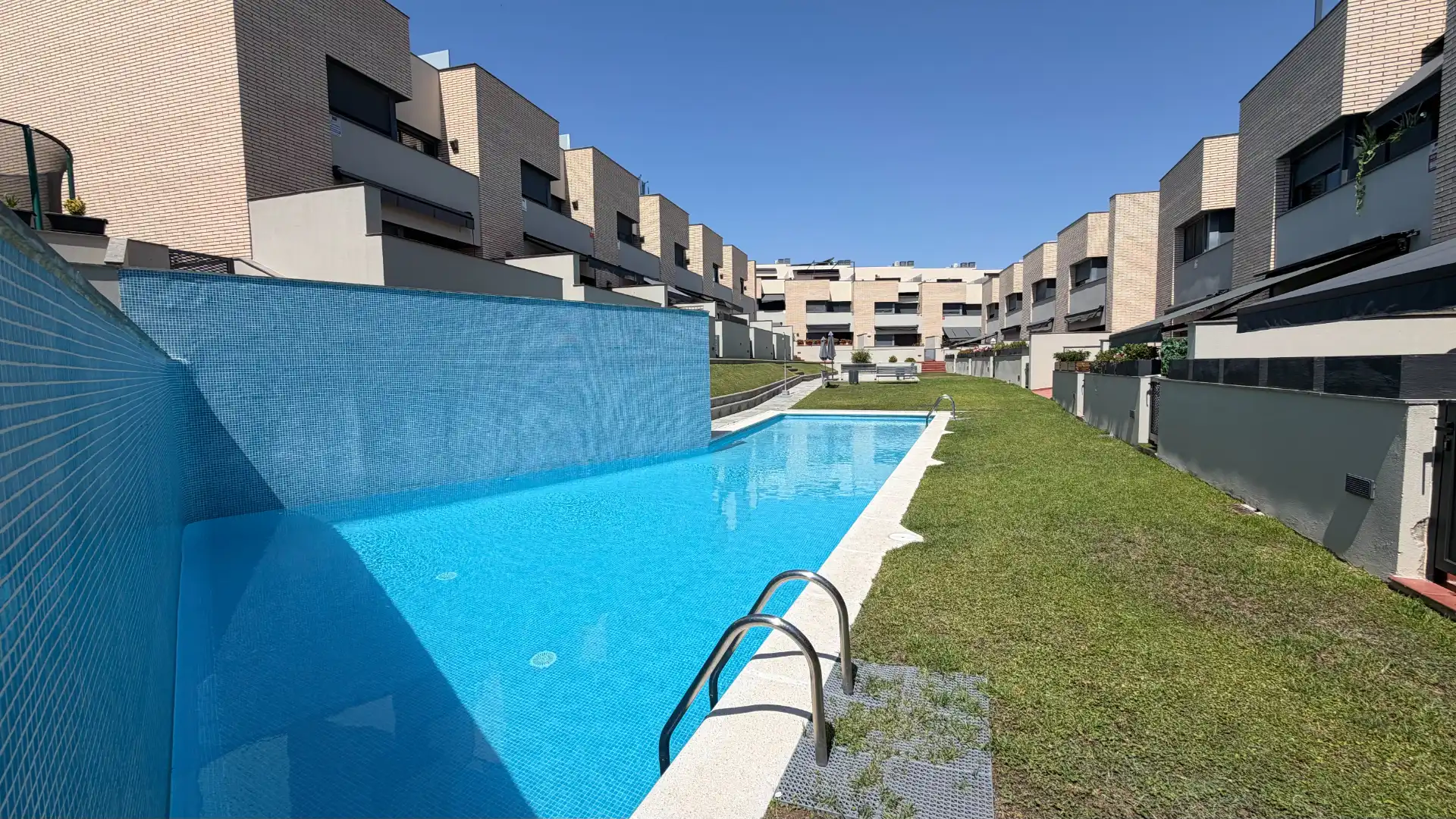 Piscina de Casa o xalet en venda en Torredembarra amb Aire condicionat, Calefacció i Terrassa