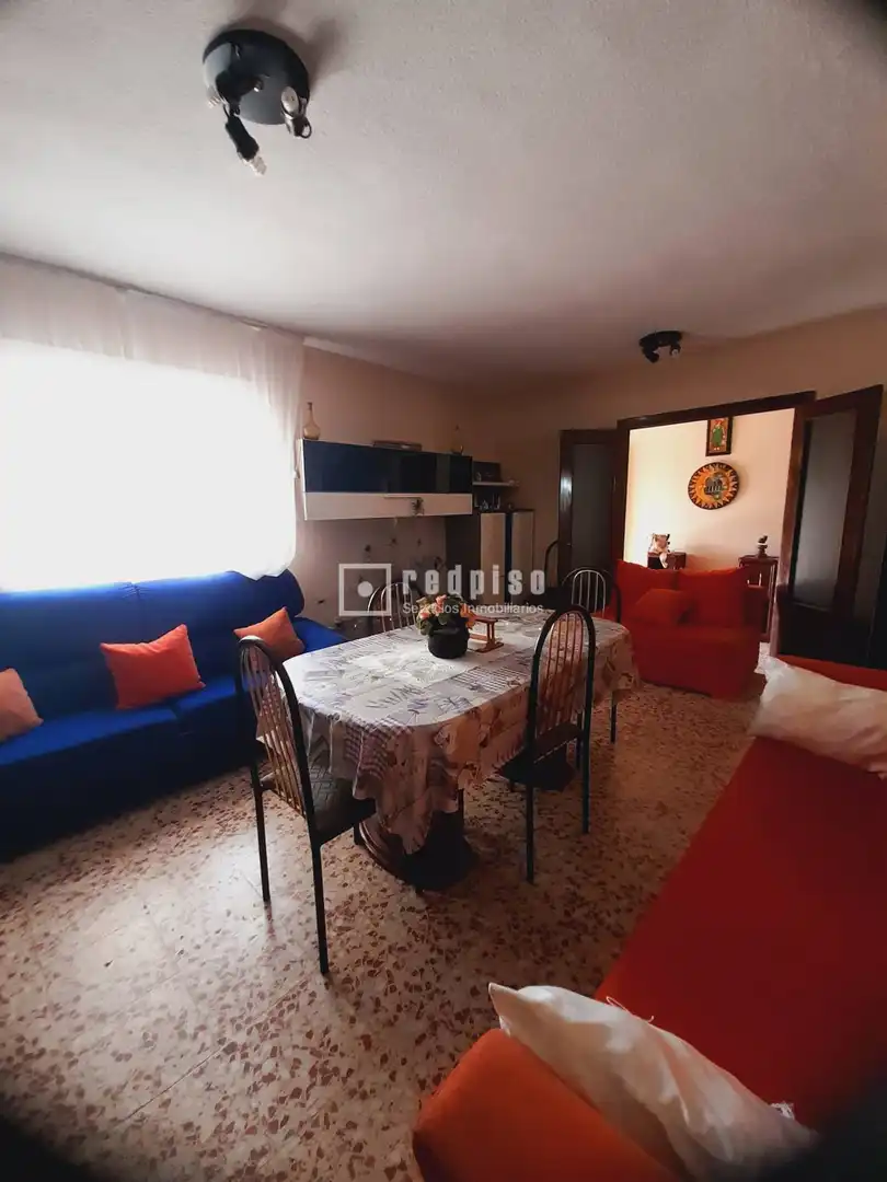 Sala d'estar de Casa o xalet en venda en Valdaracete amb Calefacció, Jardí privat i Terrassa