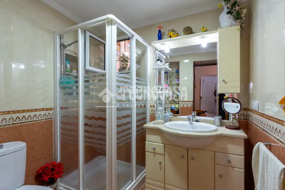 Bathroom of Detached homes for sale in Vélez-Málaga  with Furnished