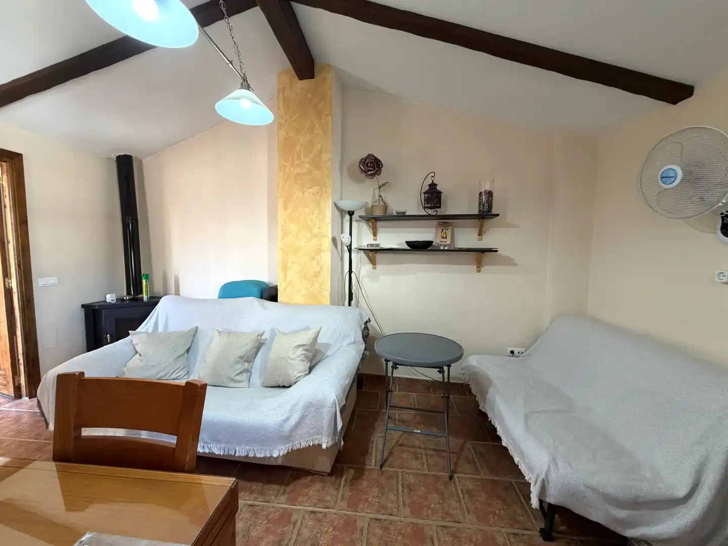 Sala de estar de Casa adosada en venta en Ardales con Aire acondicionado, Terraza y Amueblado
