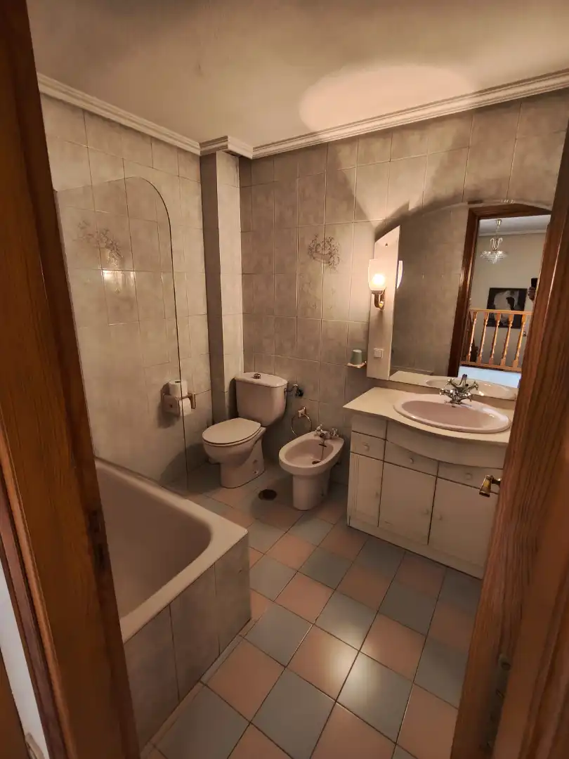 Bathroom of Buildings for sale in Leganés