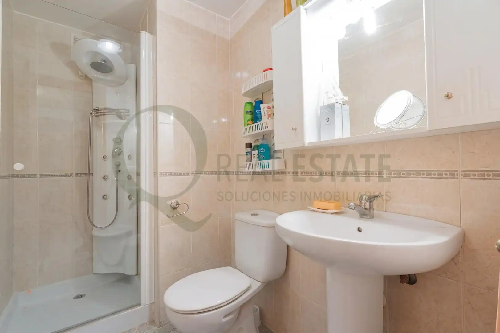 Baño de Piso en venta en Alicante / Alacant con Aire acondicionado, Calefacción y Terraza