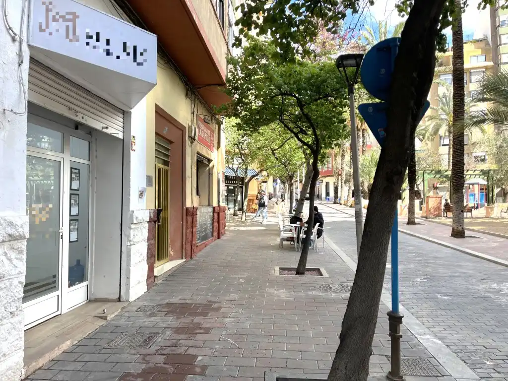 Vista exterior de Local en venta en Alicante / Alacant