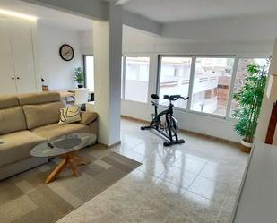 Sala d'estar de Apartament de lloguer en Águilas amb Aire condicionat i Alarma