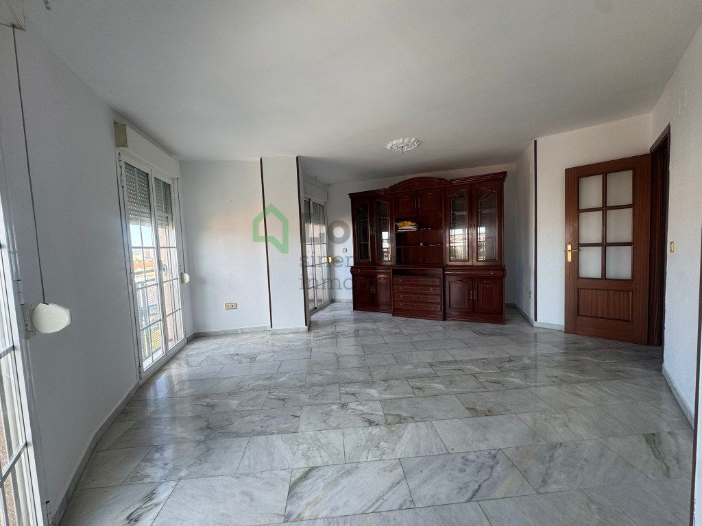 Piso en venta en Badajoz Capital con Balcón