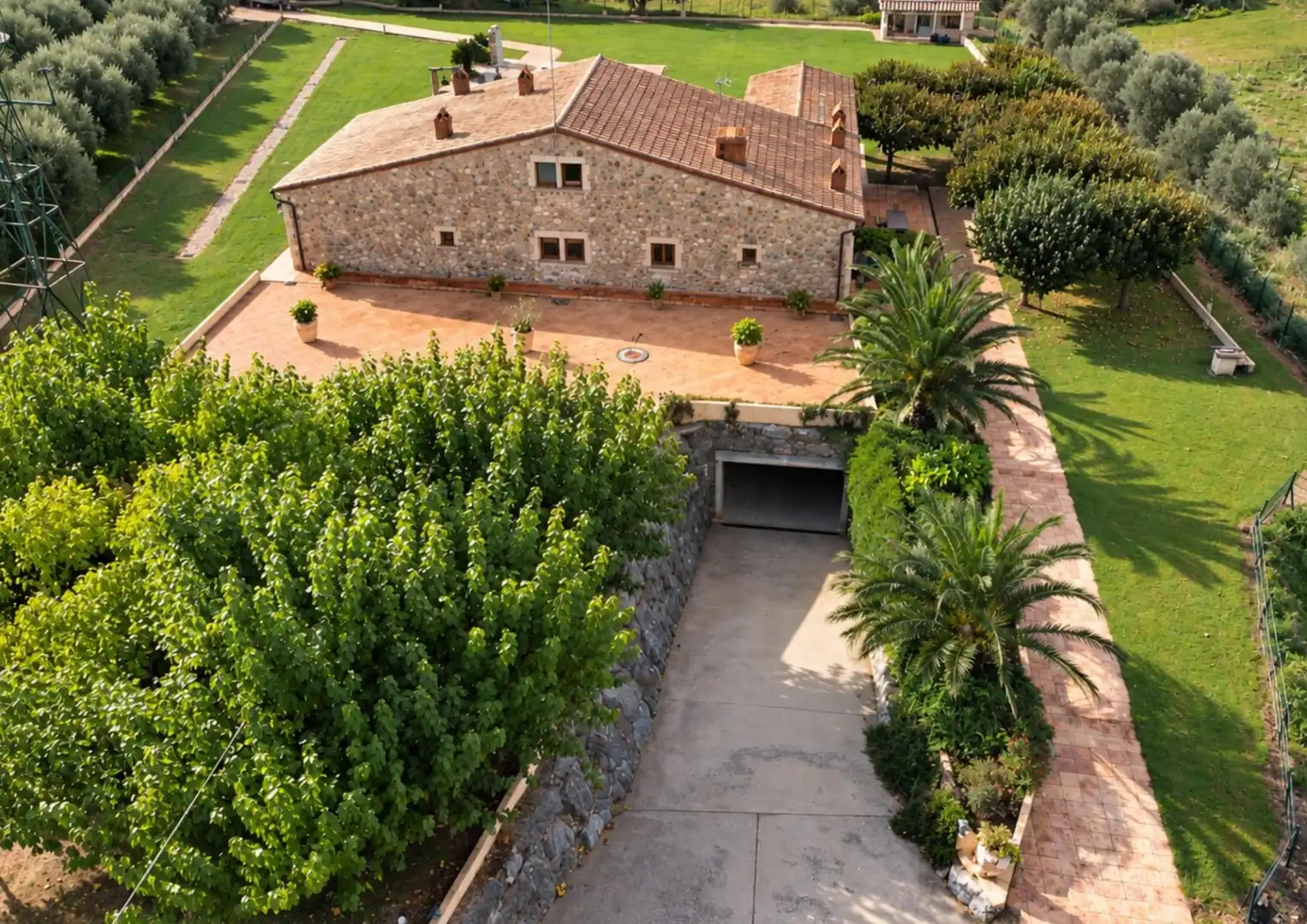 Jardí de Finca rústica en venda en Vilobí d'Onyar amb Jardí privat, Terrassa i Piscina