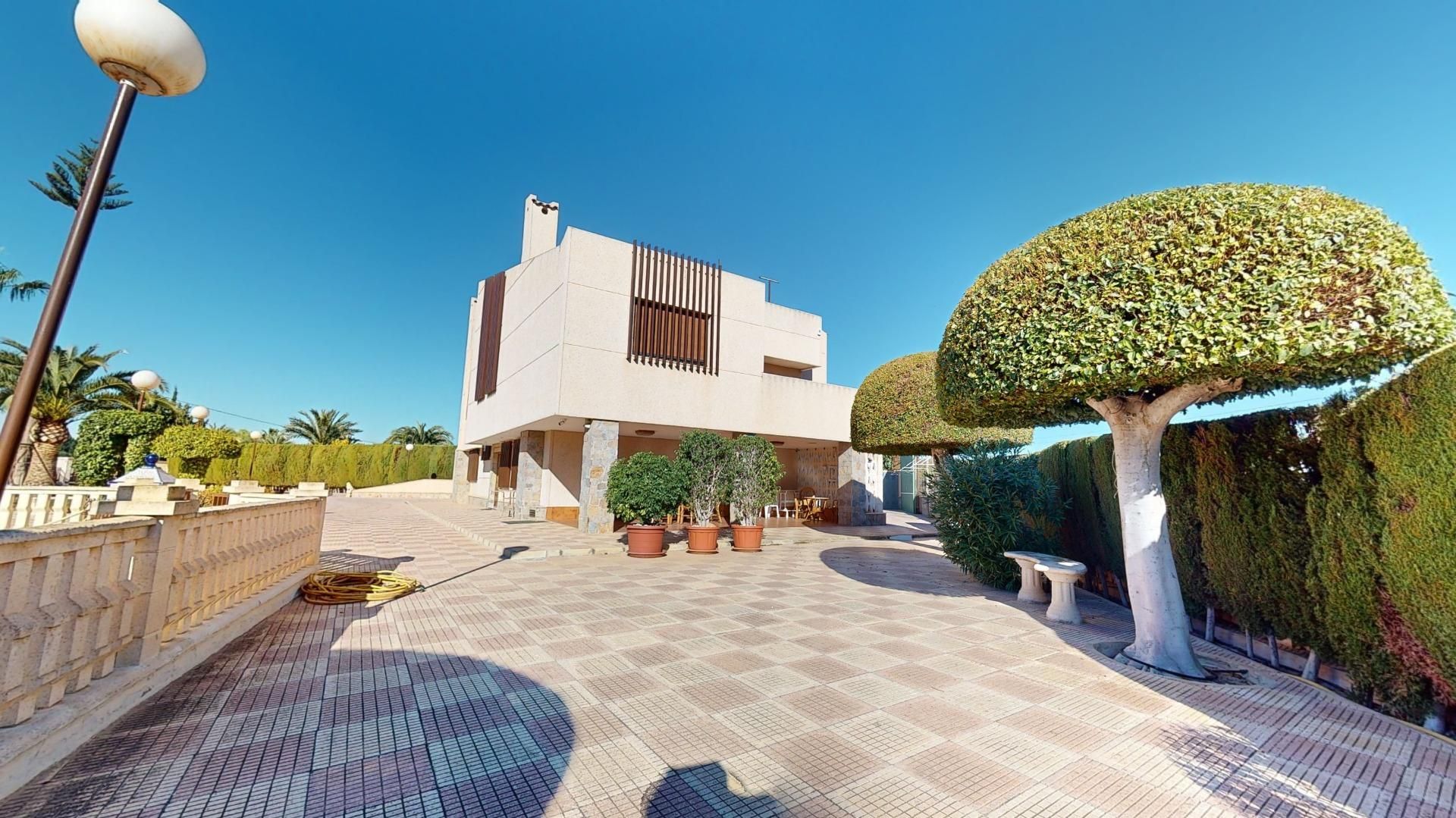 Jardí de Casa o xalet en venda en Elche / Elx amb Aire condicionat, Calefacció i Terrassa