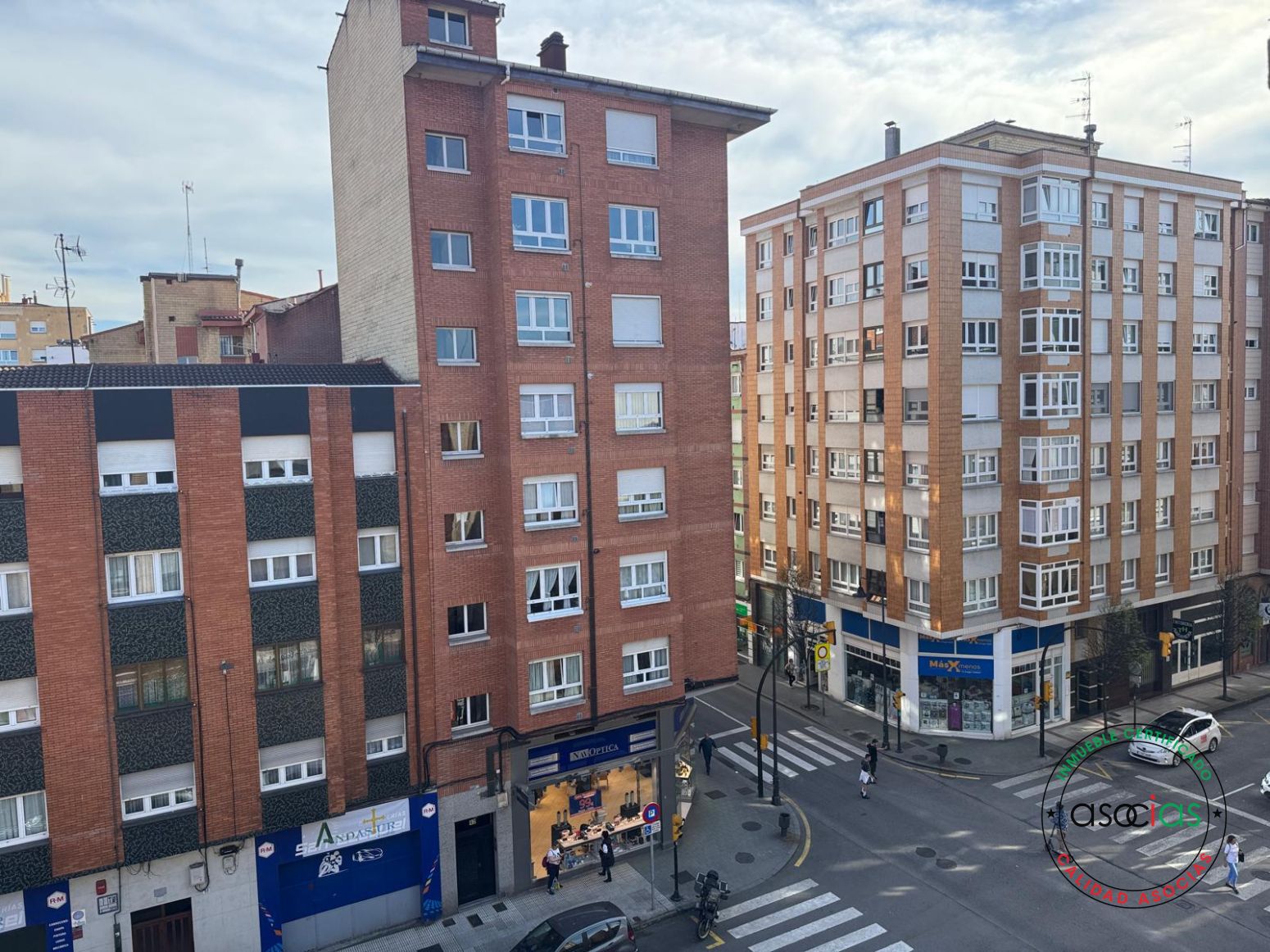 Vista exterior de Pis en venda en Gijón  amb Calefacció