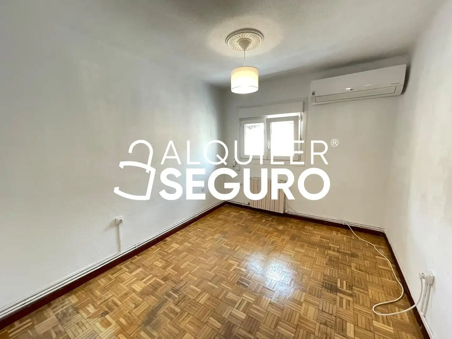 Habitación de Piso de alquiler en Madrid con Aire acondicionado, Calefacción y Amueblado