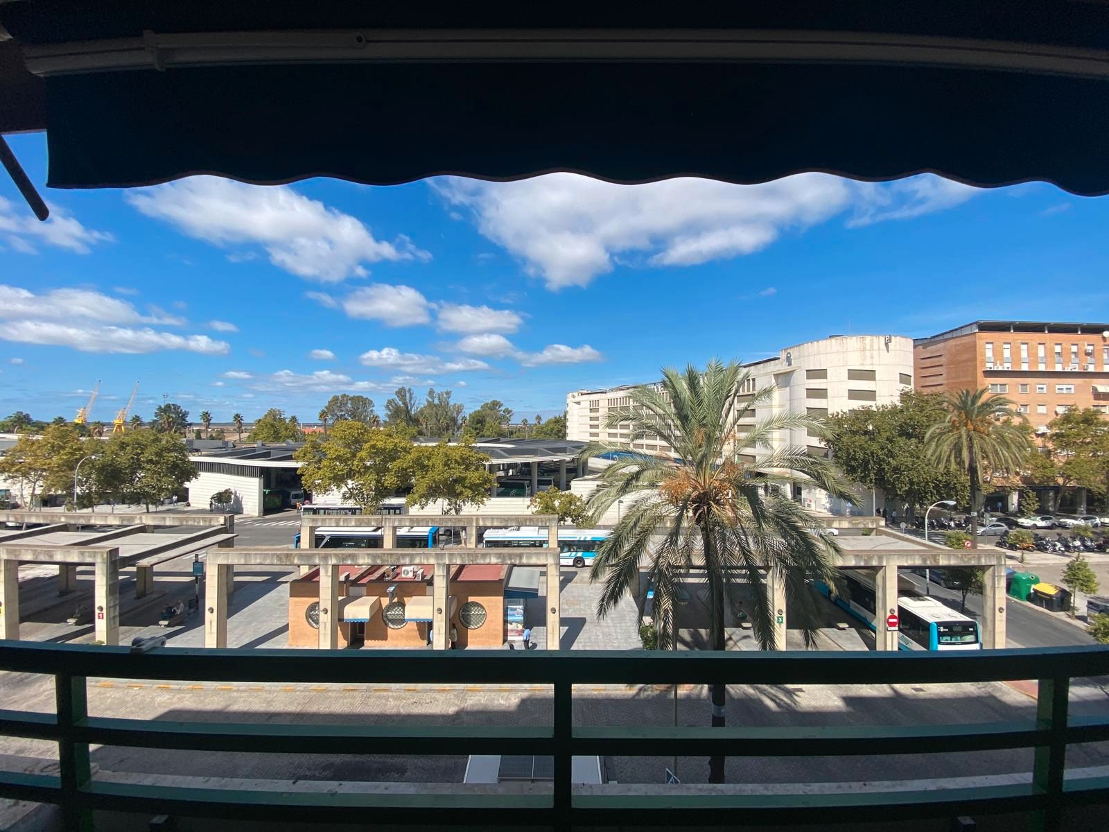 Vista exterior de Piso en venta en  Huelva Capital con Terraza