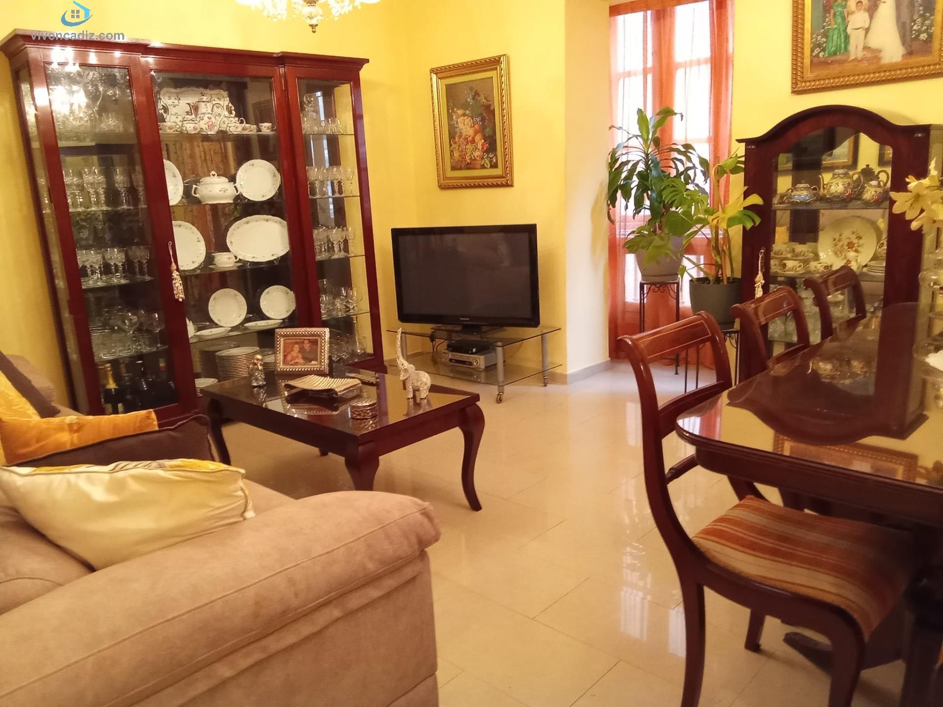 Living room of Flat for sale in  Cádiz Capital  with Air Conditioner and Storage room