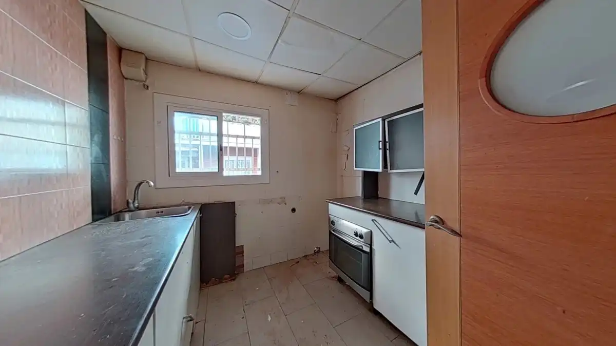 Cocina de Piso en venta en Cerdanyola del Vallès con Balcón