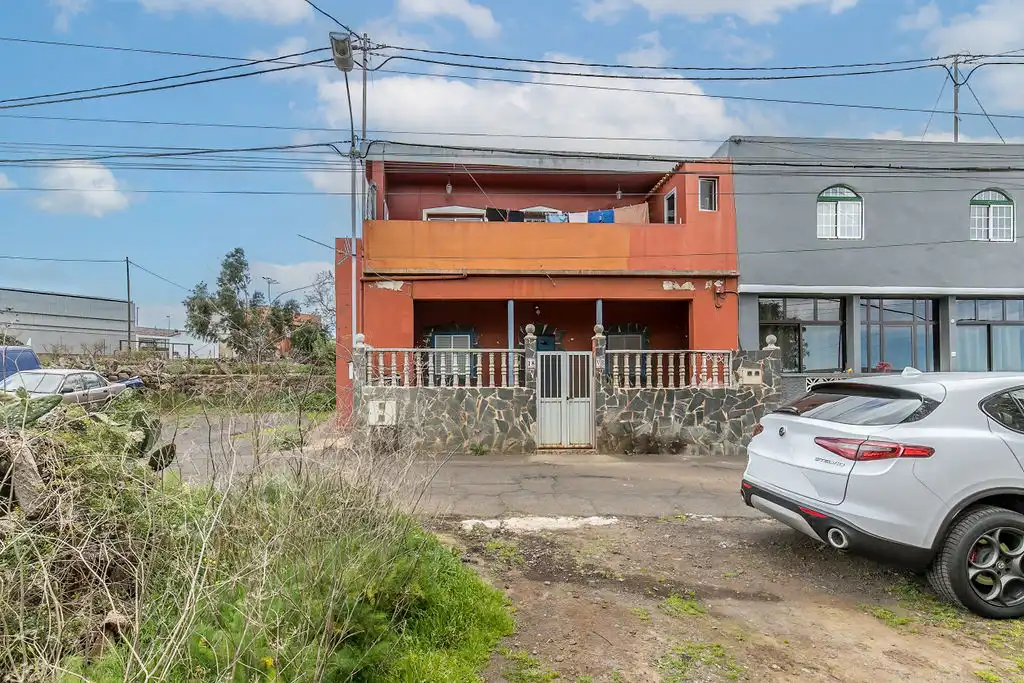 Casa adosada en venta en C/ Lezcano, Llano del Moro