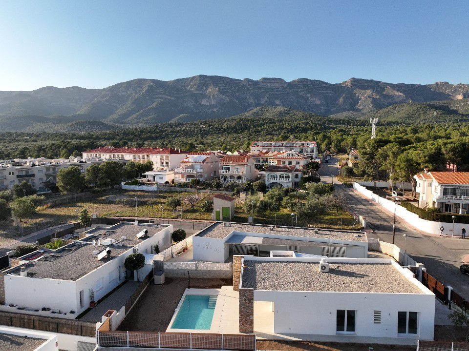 Vista exterior de Casa o xalet en venda en Alcanar amb Aire condicionat, Calefacció i Terrassa