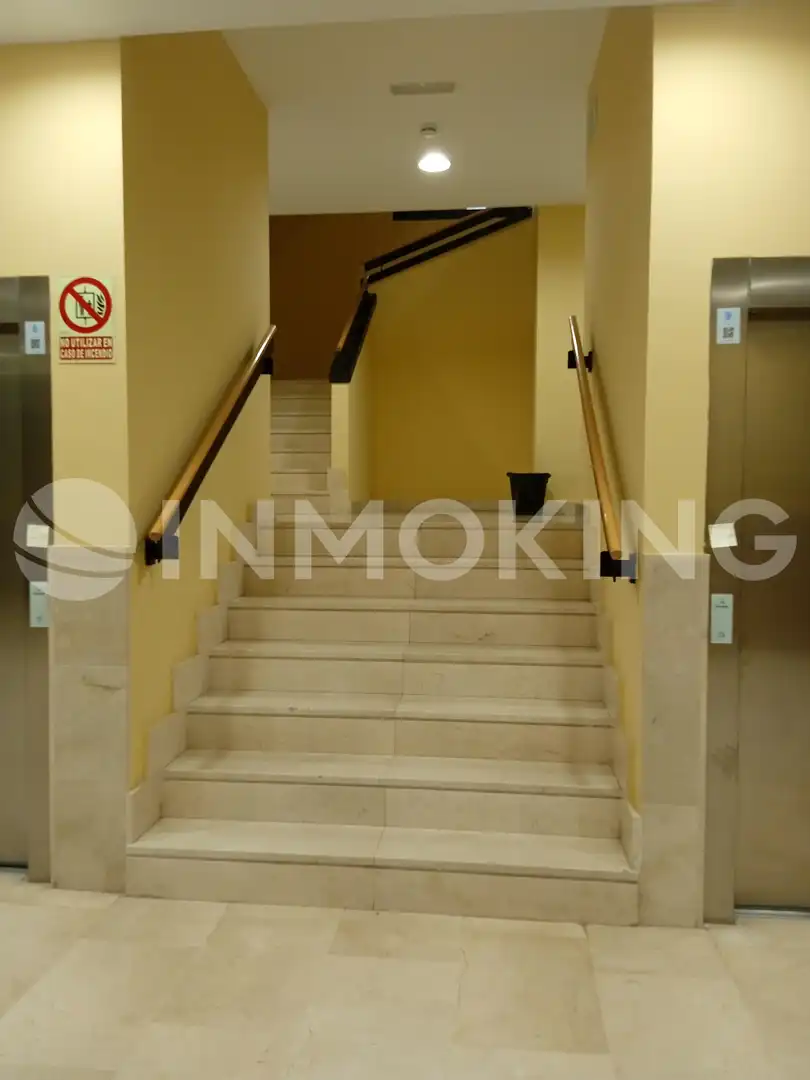Oficina de alquiler en Alcalá de Henares con Aire acondicionado, Calefacción y Balcón
