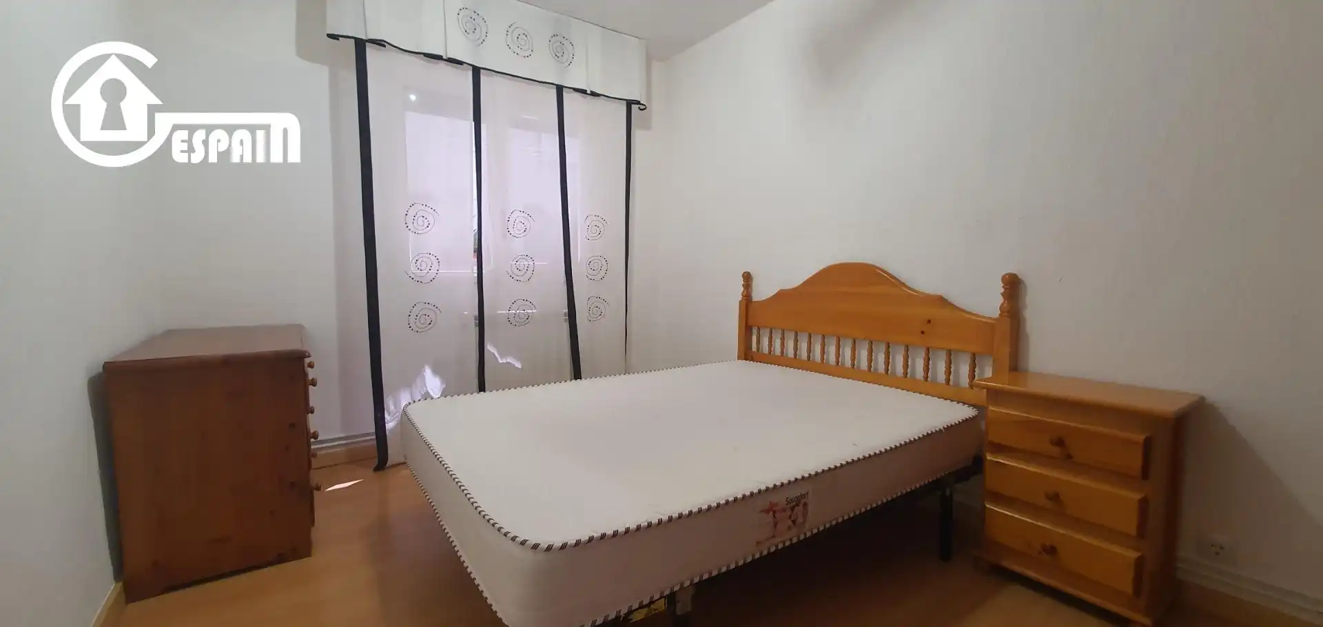 Dormitori de Pis en venda en Madrid amb Calefacció i Terrassa