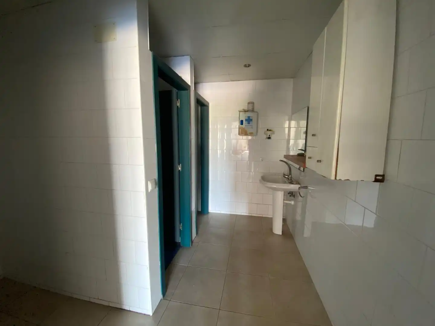 Baño de Nave industrial en venta en Cornellà del Terri