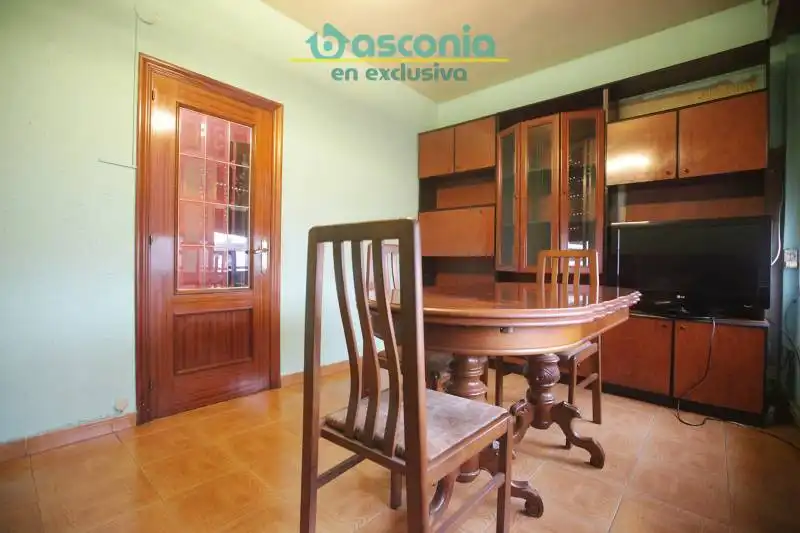 Comedor de Piso en venta en Galdakao con Calefacción y Amueblado