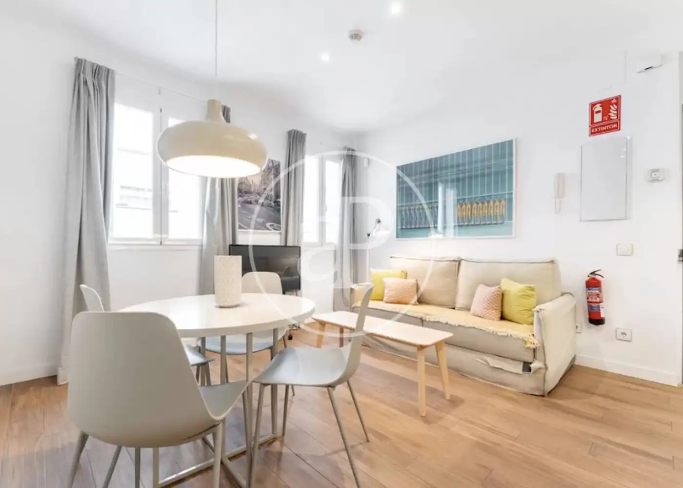 Sala d'estar de Pis de lloguer en  Madrid Capital amb Aire condicionat, Calefacció i Moblat