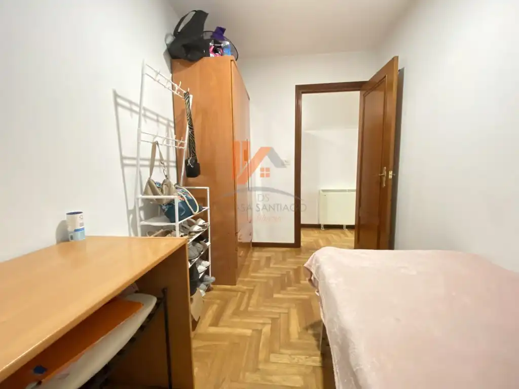 Habitación de Piso en venta en Santiago de Compostela  con Amueblado y Horno