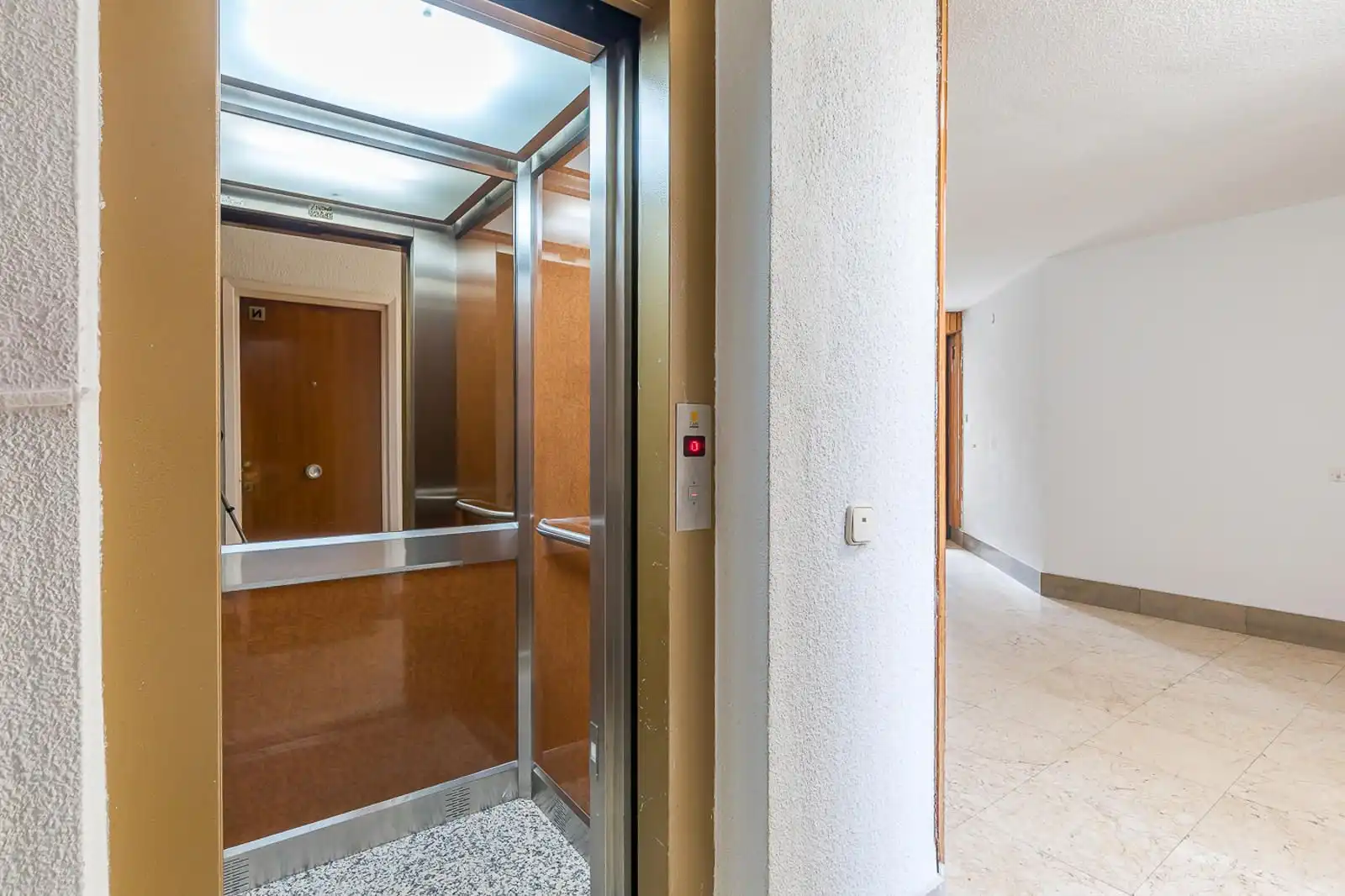 Flat for rent in Madrid  with Air Conditioner