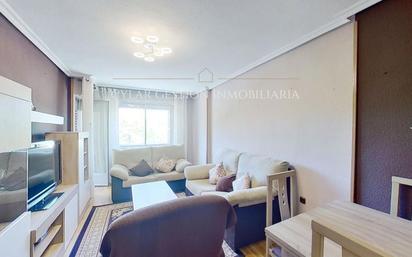 Living room of Flat for sale in Salamanca Capital  with Terrace and Balcony