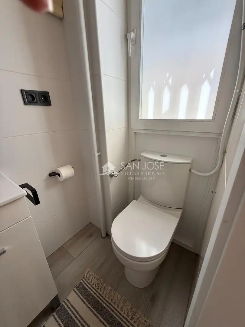 Bany de Local en venda en Aspe amb Aire condicionat i Moblat