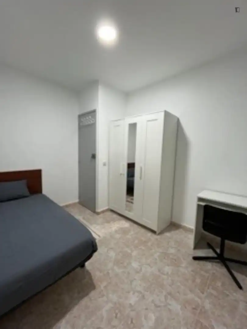 Room in Sant Pere, Sta. Caterina i la Ribera