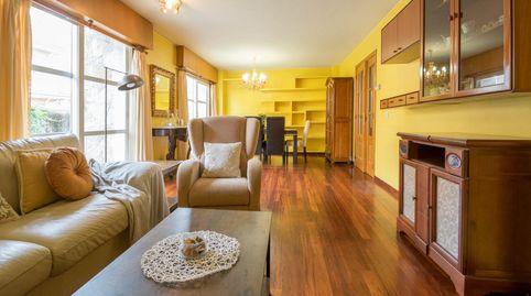 Foto 3 de Casa adosada en venta en Arenaza, Inás, Oleiros