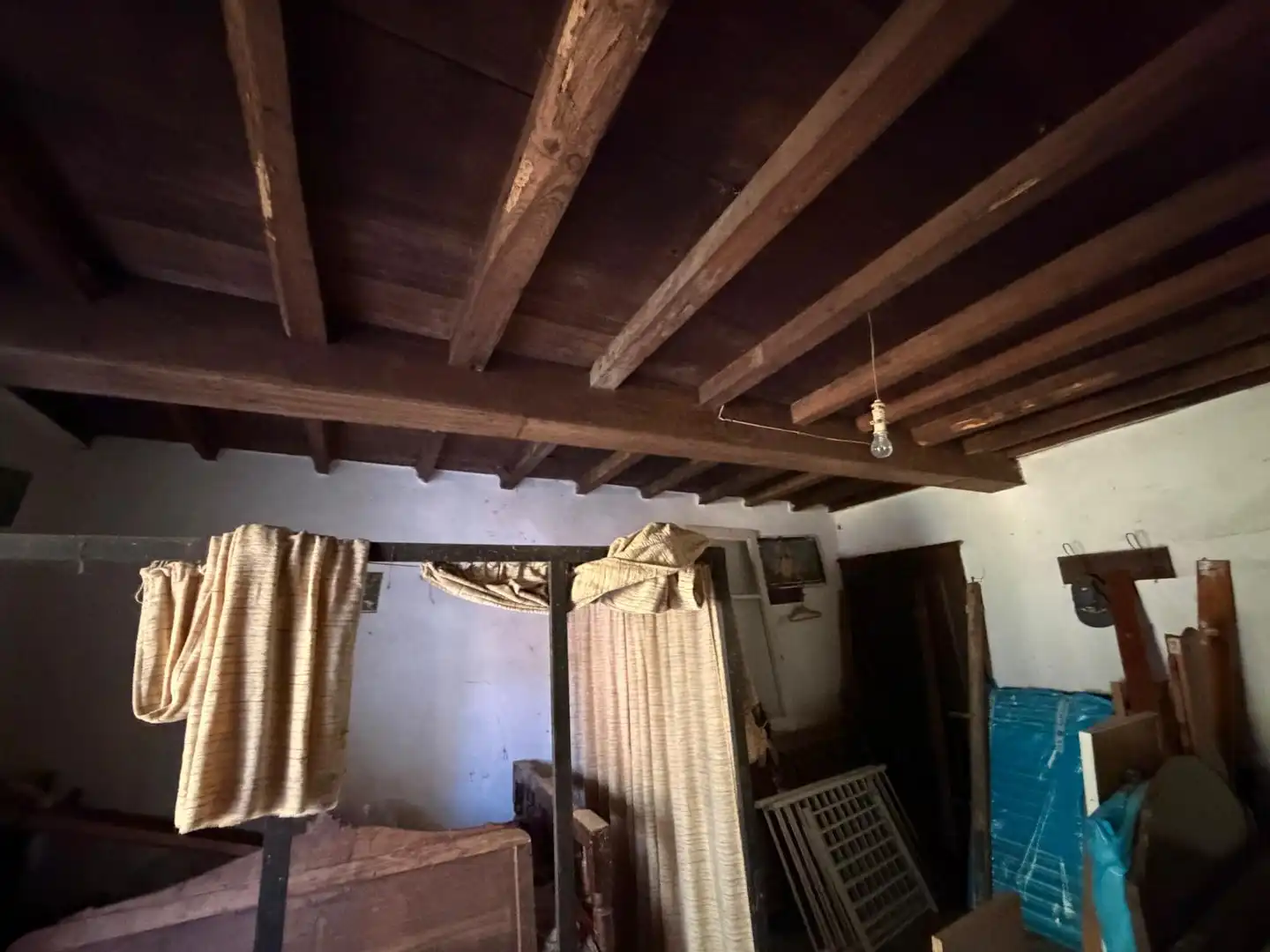 Einfamilien-Reihenhaus zum Verkauf in San Cristovo de Cea mit Privatgarten und Balkon