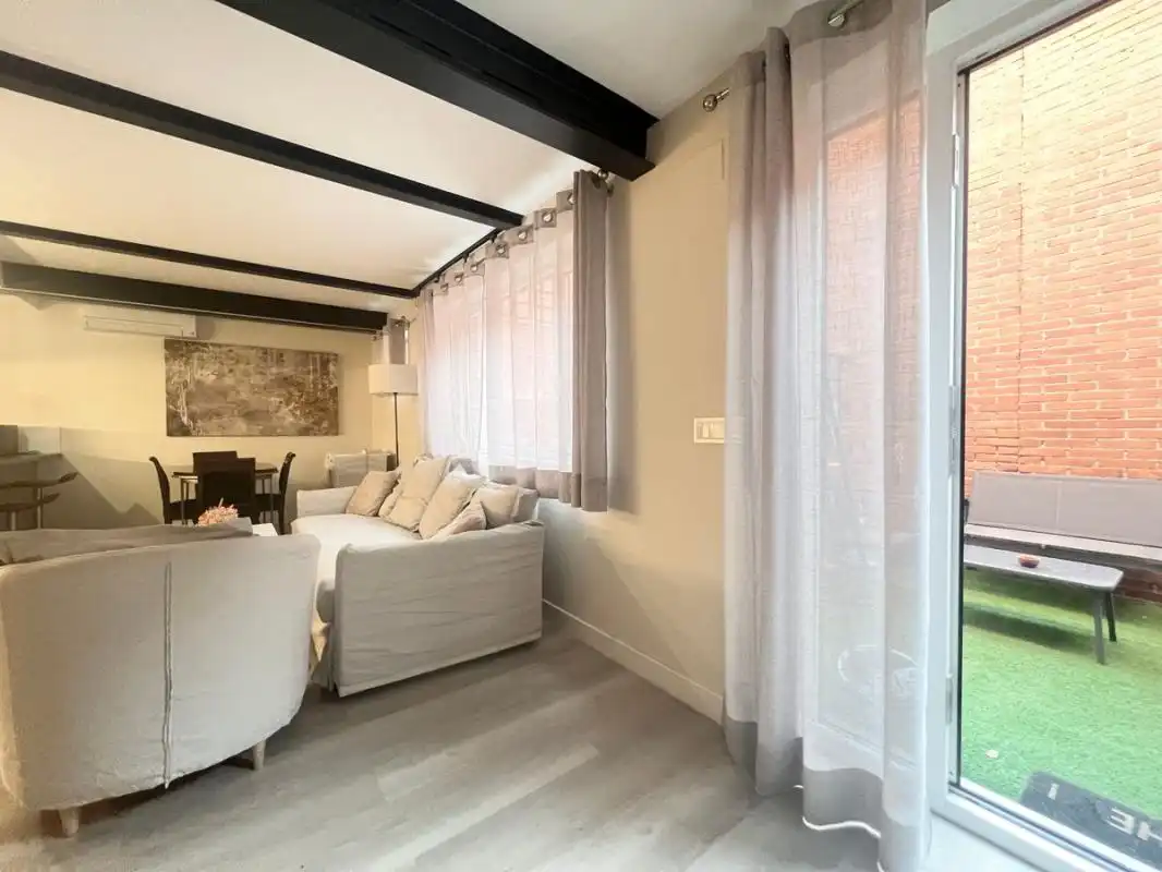 Living room of Ground floor for rent in Madrid  with Air Conditioner, Heating and Furnished