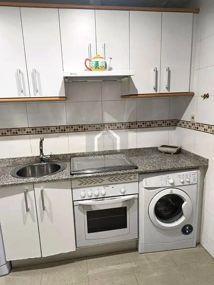 Küche von Wohnung zur Miete in Madrid mit Klimaanlage, Heizung und Parkett