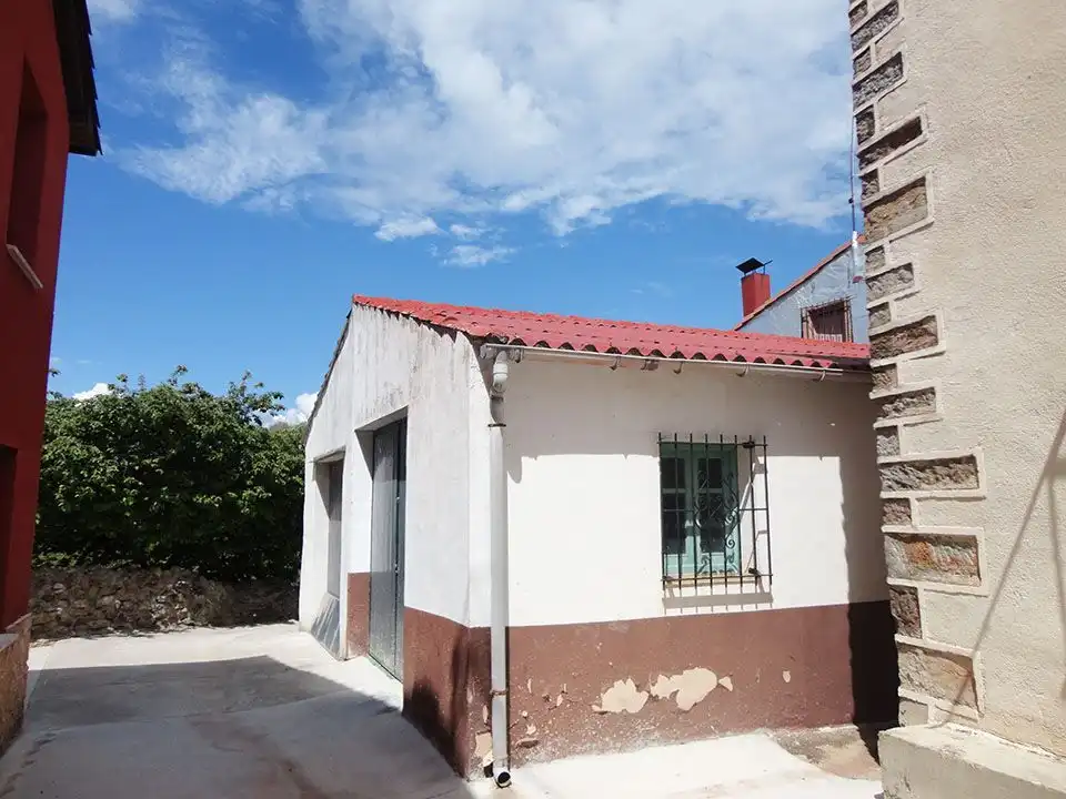 Vista exterior de Finca rústica en venta en Valle de Valdelaguna con Calefacción, Terraza y Trastero