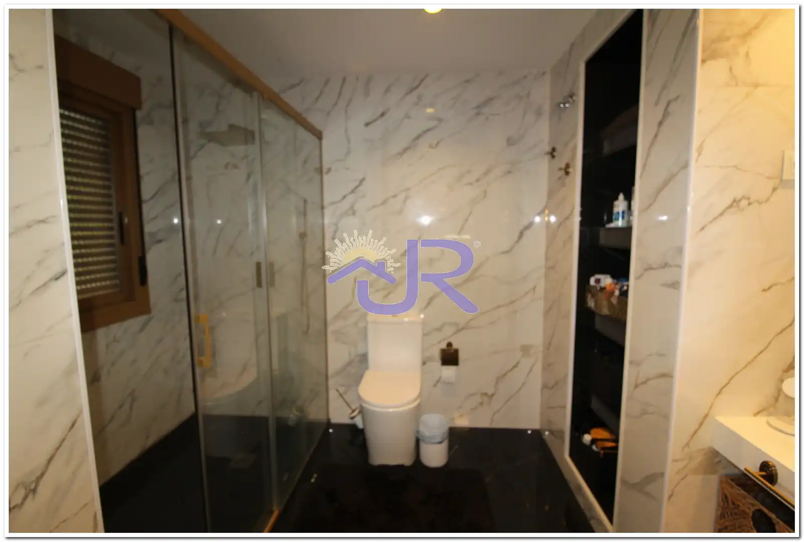 Bathroom of Houses for sale in Paracuellos de Jarama  with Air Conditioner, Private garden and Swimming Pool