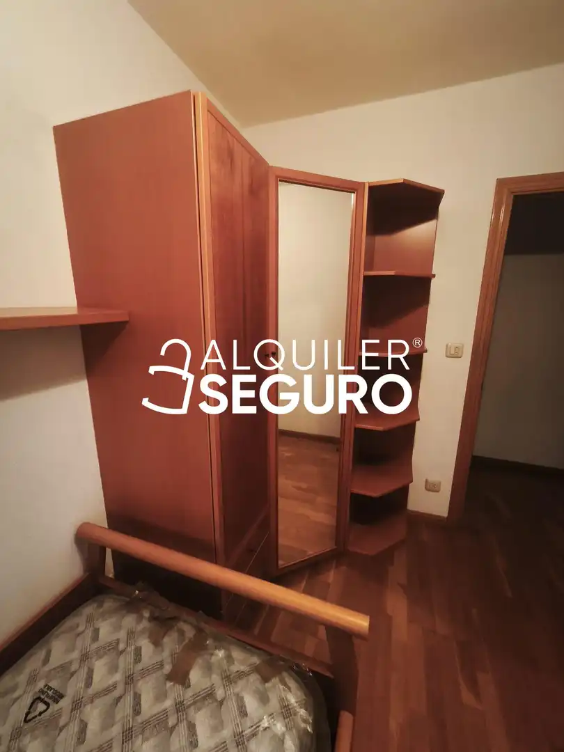 Schlafzimmer von Wohnung zur Miete in Zaragoza mit Heizung und Möbliert